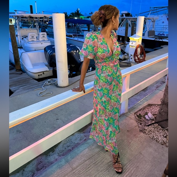 Esperanza Floral Puff Sleeve Midi Dress / Size Small - Picture 5 of 6